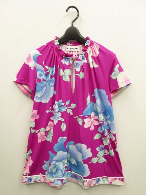 レオナール ロゴ入り花柄ナイロンブラウス（ランクB）